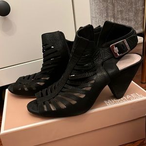 Vince Camuto Blocked Heels in black